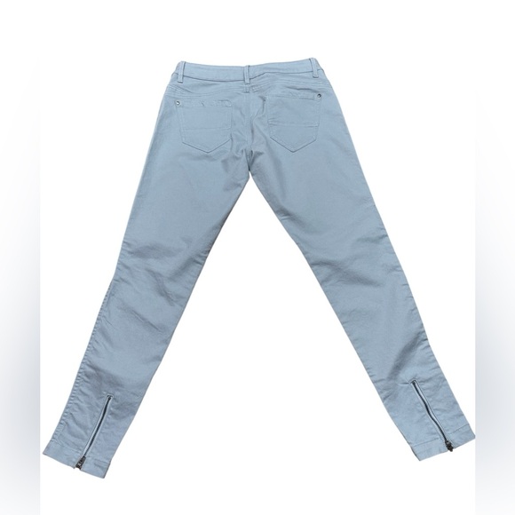 NEW, Lolë, Skinny Fit Light Blue Pants with Ankle Zippers, Size 8 - Picture 6 of 9